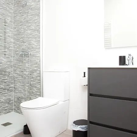 Elegante Laud1 - Nuevo/familia/wifi/tv Apartamento