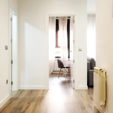Elegante Laud1 - Nuevo/familia/wifi/tv Apartamento *